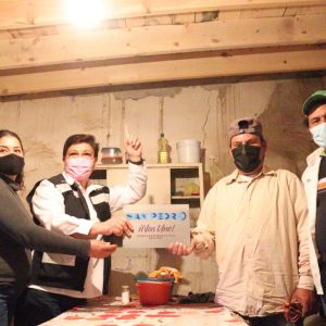 BENEFICIA ALCALDESA PATY GRADO CON TECHOS A FAMILIAS EN COMUNIDADES RURALES