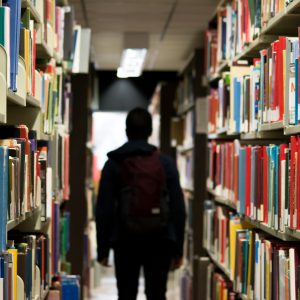 Especialízate en el Análisis Lingüístico de Textos con la Licenciatura en Letras Españolas