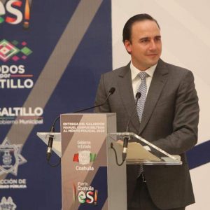 Reconoce Manolo a Policías destacados de Saltillo