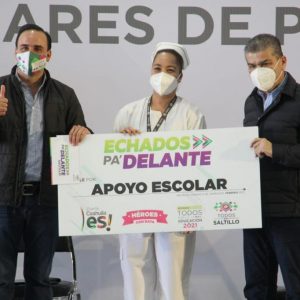 ENTREGA MARS BECAS ESCOLARES A FAMILIARES DE PERSONAL DE SALUD DE SALTILLO1