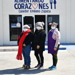 En los comedores comunitarios se ofrece diariamente comida caliente