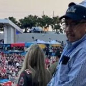 Por asistir al Super Bowl separan de su cargo al coordinador del ISEM