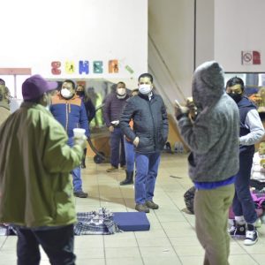 RECORREN REFUGIOS TEMPORALES Y OFRECEN ATENCIÓN MÉDICA A PERSONAS ALBERGADAS1