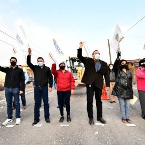 Banderazo de arranque en obra de pavimentación