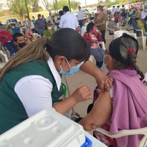 INICIA VACUNACIÓN DE ADULTOS MAYORES EN MADERO