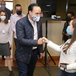 Refrenda Manolo compromiso con la juventud saltillense1