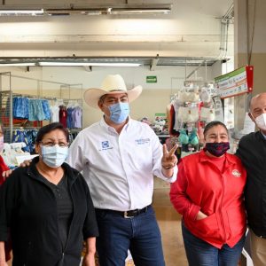 ALFREDO PAREDES HACE EL COMPROMISO CON EL SECTOR COMERCIO DE SABINAS
