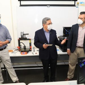 Entrega Rector Impresora 3D a la Facultad de Sistemas Unidad Saltillo
