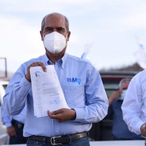 MARIO DAVILA FIRMA COMPROMISO CON LOS VECINOS DE LAS COLONIAS CAMPANARIO Y MISIONES1