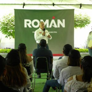 ROMÁN ALBERTO CEPEDA SE REÚNE CON ALUMNOS DEL INSTITUTO TECNOLÓGICO DE LA LAGUNA1
