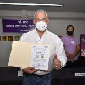 ROMÁN ALBERTO CEPEDA GONZALEZ RECIBE CONSTANCIA DE MAYORÍA (2)