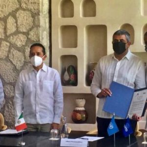 ATESTIGUA MIGUEL TORRUCO FIRMA DE MEMORANDO DE ENTENDIMIENTO ENTRE GRUPO XCARET Y LA OMT