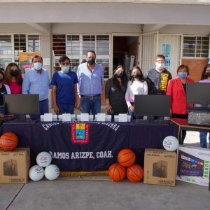 ENTREGA CHEMA MORALES PROGRAMA “ESCUELAS AL 50”