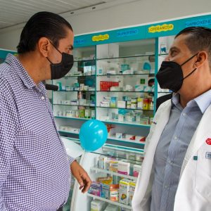 INAUGURA CHEMA MORALES FARMACIA FARMAPRONTO EN LA FIDEL VELAZQUEZ1