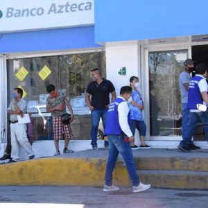 No hay que dejar de usar el cubrebocas y tomar la sana distancia