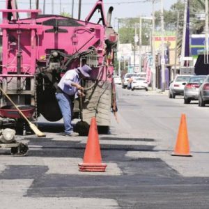Reciben peticiones para reparación de baches1