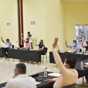 APRUEBAN POR MAYORÍA ANTEPROYECTO DE LEY DE INGRESOS 20221