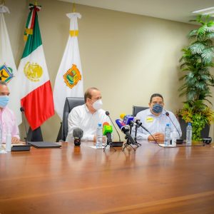 Entrega alcalde Claudio Bres licencia de construcción a tienda Coppel