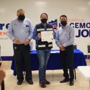 Entregan constancias a brigadas municipales de Protección Civil1