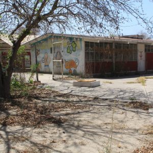 Presidencia municipal apoya el esfuerzo de padres de familia con el retiro de basura y maleza