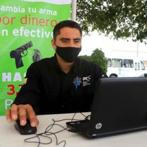 Se implementa módulo de canje de armas en la explanada de la Plaza Mayor1
