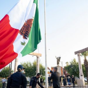 Ayuntamiento de Monclova llevó a cabo acto cívico de izamiento a la bandera