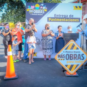 Entrega alcalde Claudio Bres rehabilitación de calle General Treviño