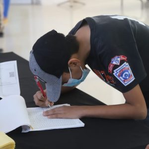 INICIAN ENTREGA DE BECAS DEL PROGRAMA “SEMBRANDO SUEÑOS” (1)