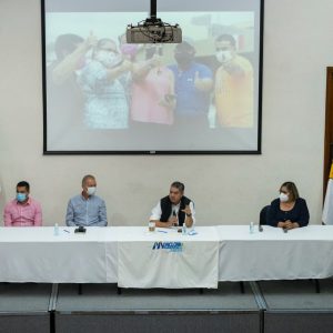 Alcalde Alfredo Paredes se reunió con funcionarios municipales1