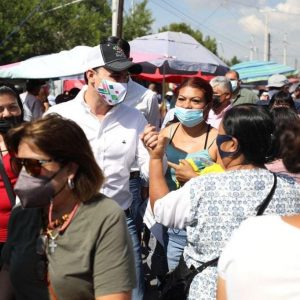 Comerciantes populares reconocen labor de Manolo Jiménez