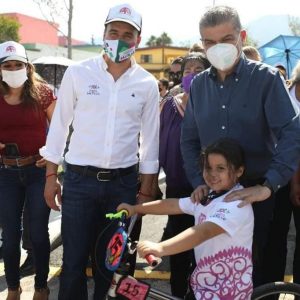 Cumplen Riquelme y Manolo más compromisos; entregan Línea Verde1