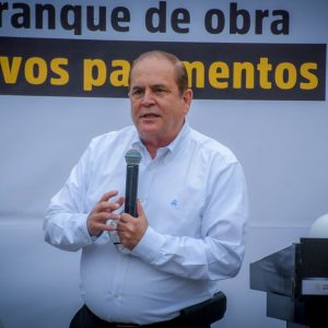 Da alcalde Claudio Bres banderazo de arranque a rehabilitación de calle Matamoros