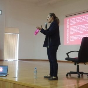OFRECE ALINA GARZA CONFERENCIA DEPORTIVA A ALUMNOS DE LA UADEC1