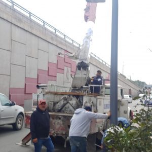 Accidentes viales siguen afectando los arbotantes del alumbrado público