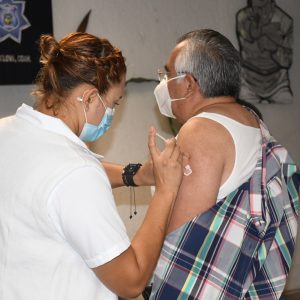 Agentes de Seguridad Pública fueron vacunados contra la Influenza