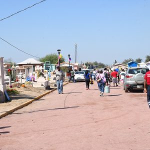 Personal de Bomberos estuvieron pendientes de la seguridad en los panteones municipales