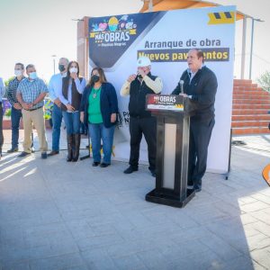 Devela alcalde Claudio Bres placa en honor al Dr. Rafael González Farías