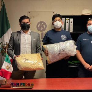 ENTREGA DIF DONACIÓN DE BATAS DE PROTECCIÓN A BOMBEROS VOLUNTARIOS