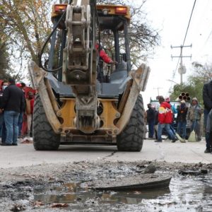 CUMPLE COMPROMISOS CON LOS VECINOS DE LA COLONIA CROC Y MAGISTERIO.jfifOKOKOK