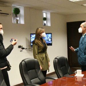 MARIO DÁVILA ACUERDA CON LA DIPUTADA GUADALUPE OYERVIDES TRABAJAR EN EQUIPO1