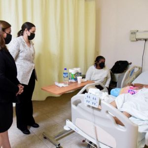 Visita presidenta honoraria del DIF Saltillo a bebés del 2022