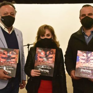 DEDICA REVISTA DE AEROLÍNEA TAR PORTADA A PARRAS DE LA FUENTE