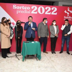 Realizan sorteo de los 10 premios de 100 mil pesos en efectivo